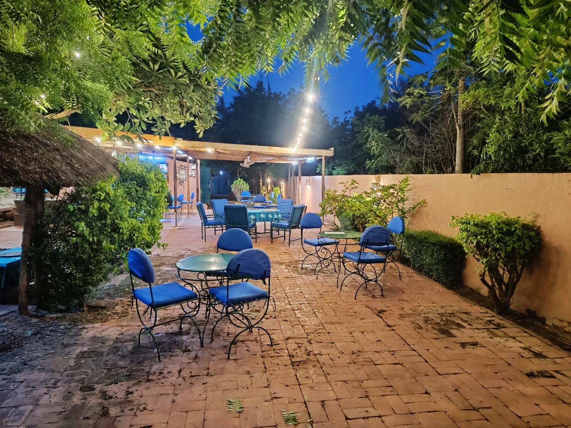 Hotel Les Palmiers Ouagadougou Exterior photo