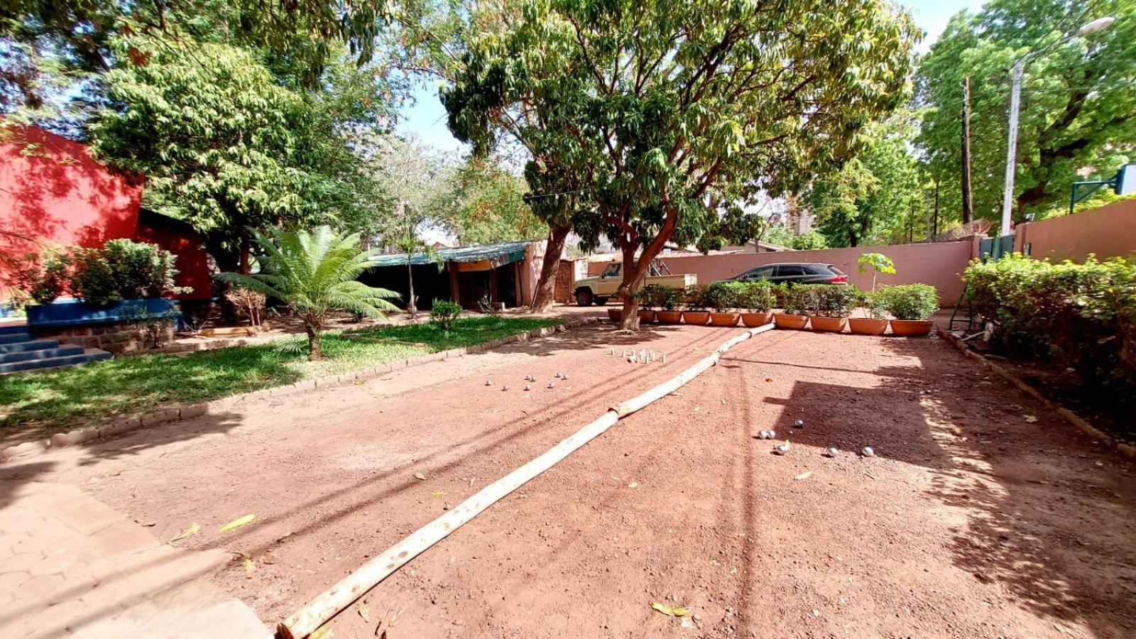 Hotel Les Palmiers Ouagadougou Exterior photo